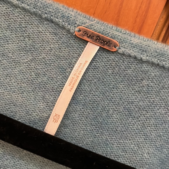 Light blue sweater by free people. - Picture 3 of 3